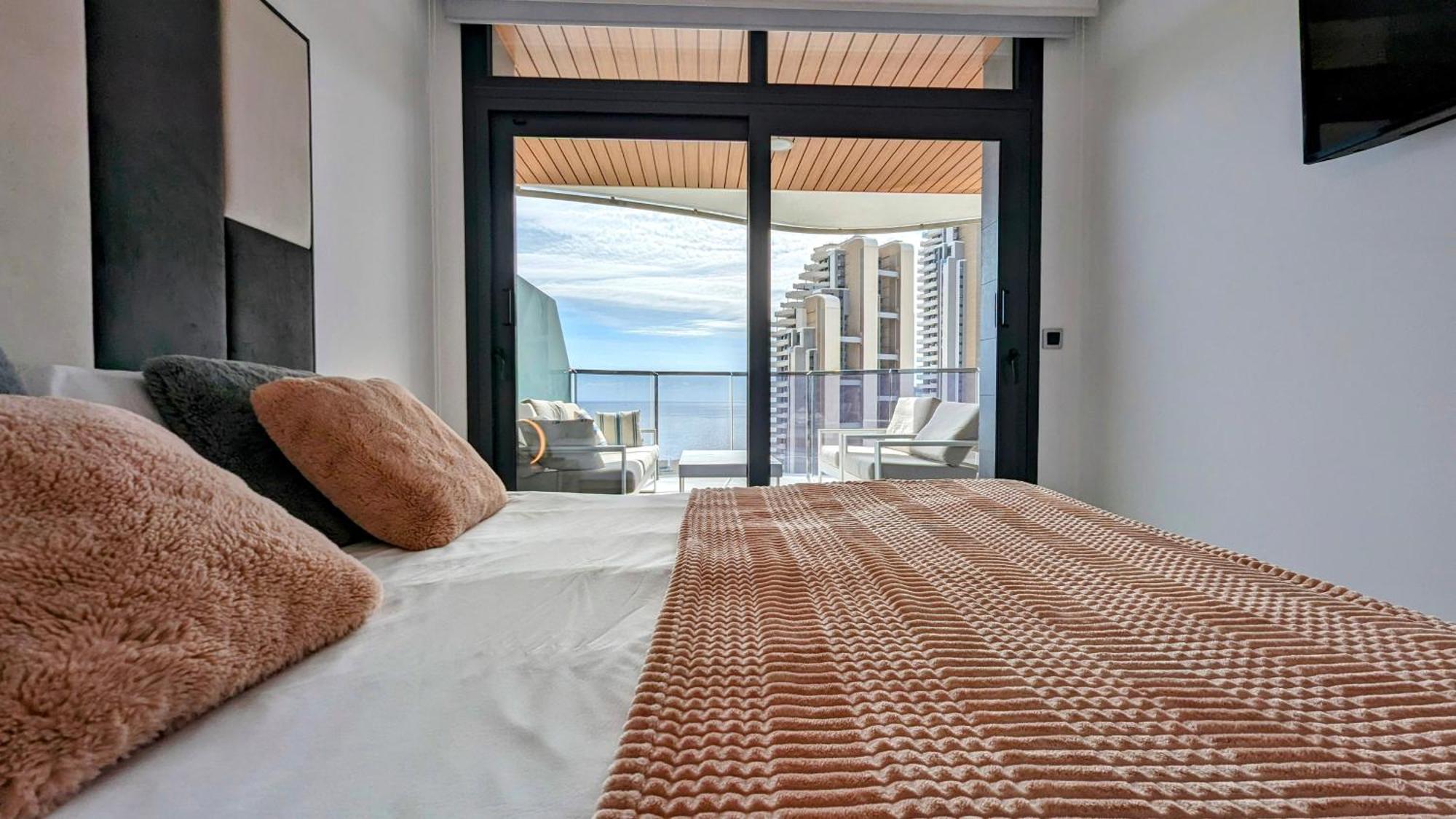 Sunset Waves Luxury Apartment Бенидорм Экстерьер фото